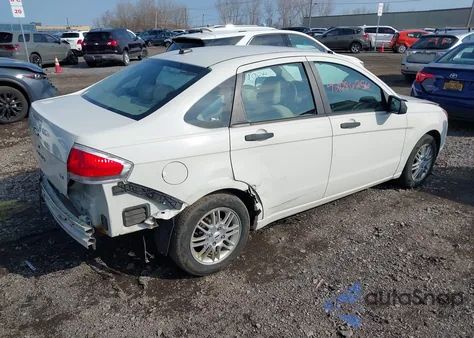 2009 Ford Focus Se z USA, uszkodzony, nr VIN 1FAHP35N79W235743